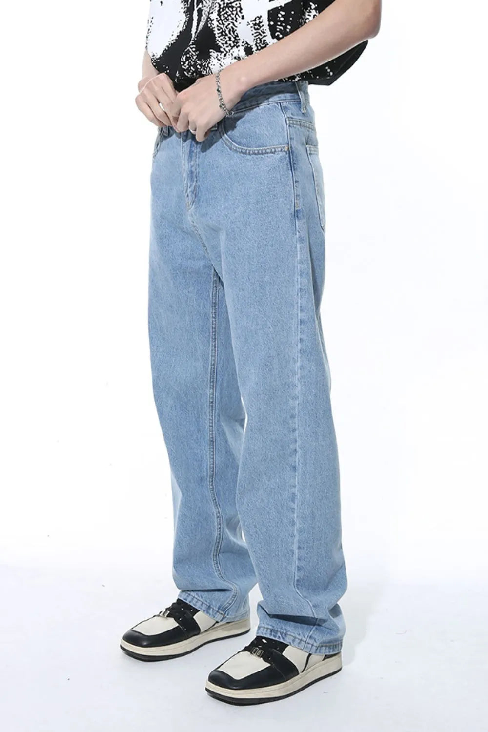 6adc35ae-157b-4486-ad40-b43f38ea14c6-Max